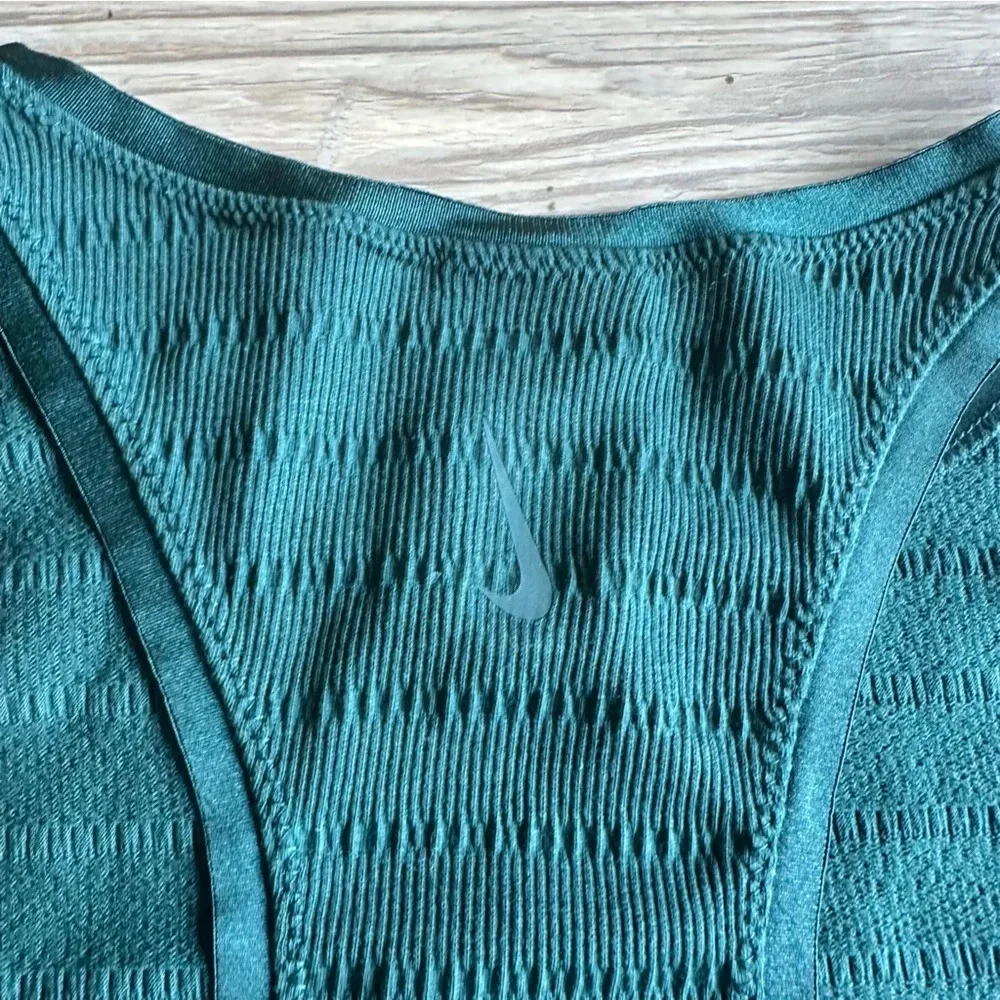 NIKE Yoga Women's Tank top size medium Knit top In dark Green, CU6321-397